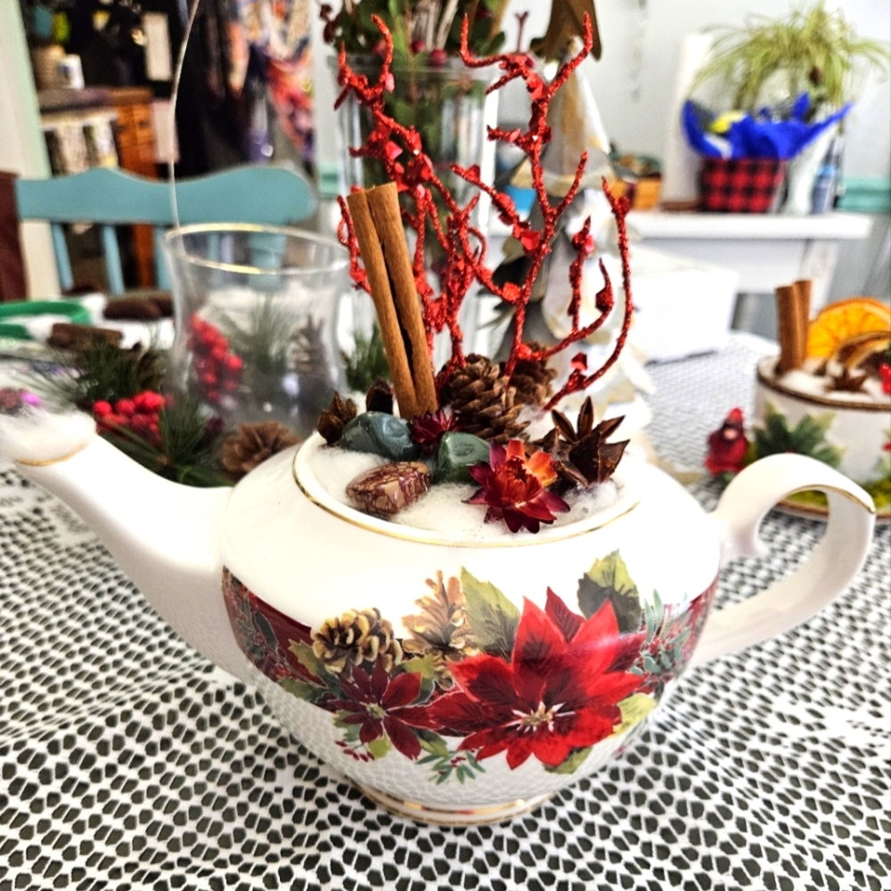 Handmade Holiday Teapot Decor NWT